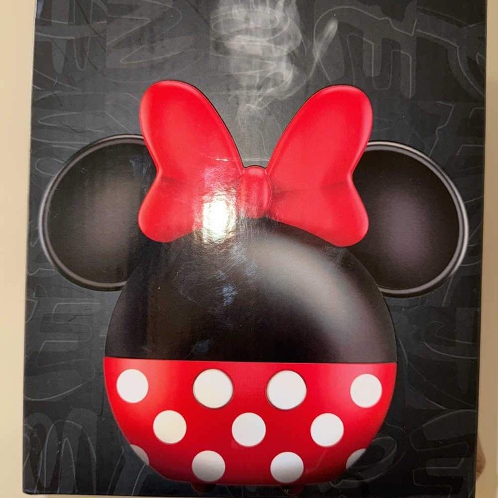 🌷NIB Minnie Mouse diffuser